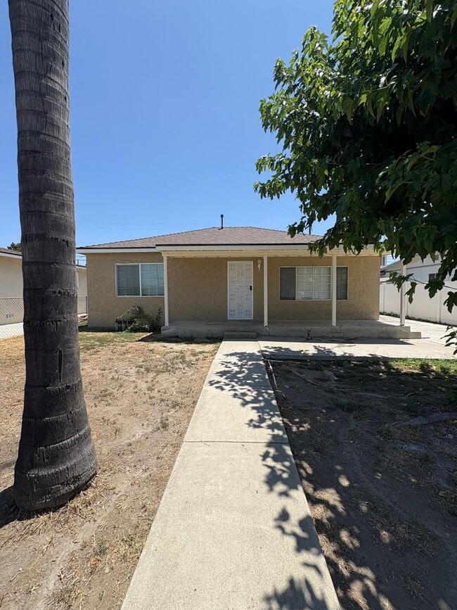 Primary Photo - Gorgeous Remodeled 4 bedrooms 2 Bathroom.