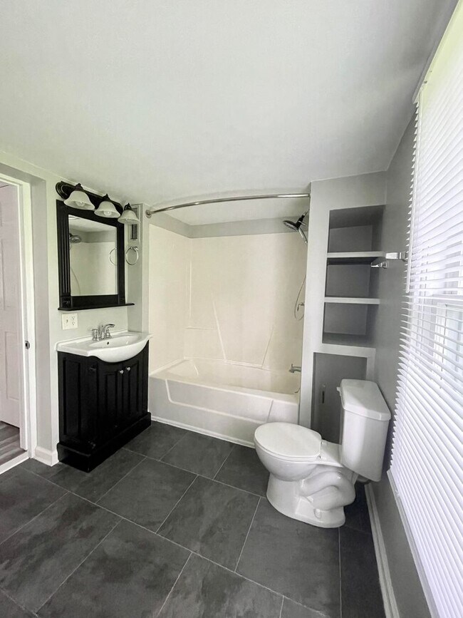 Building Photo - Move-In March & Get 50% Off Your First Month! Charming 2-Bed Northside Home!