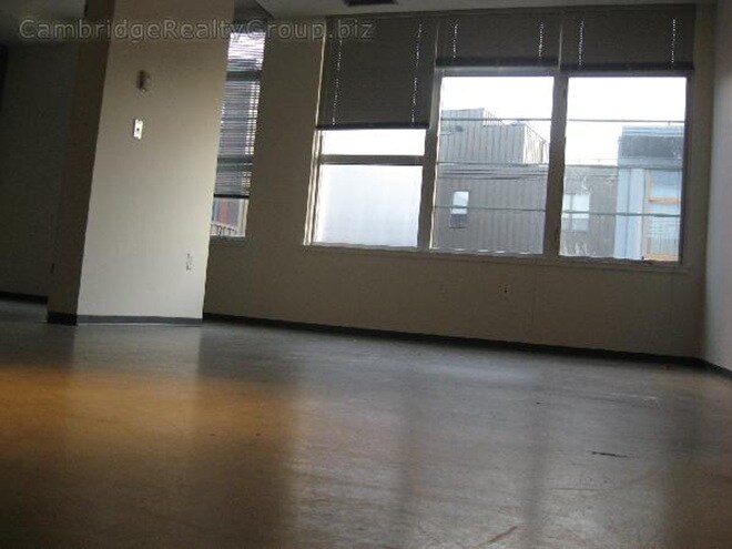 Building Photo - 105 E Berkeley St