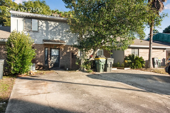 Building Photo - 23 Cape Dr NW