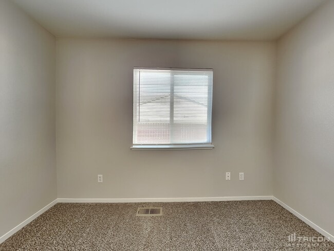Building Photo - 18196 Almondleaf Ct