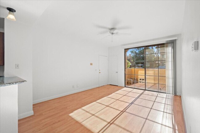 Building Photo - Fabulous Home!