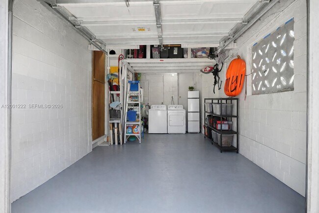 Building Photo - 2311 SW 9th Ave