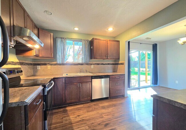 Building Photo - 3 Bedroom Home in Marysville