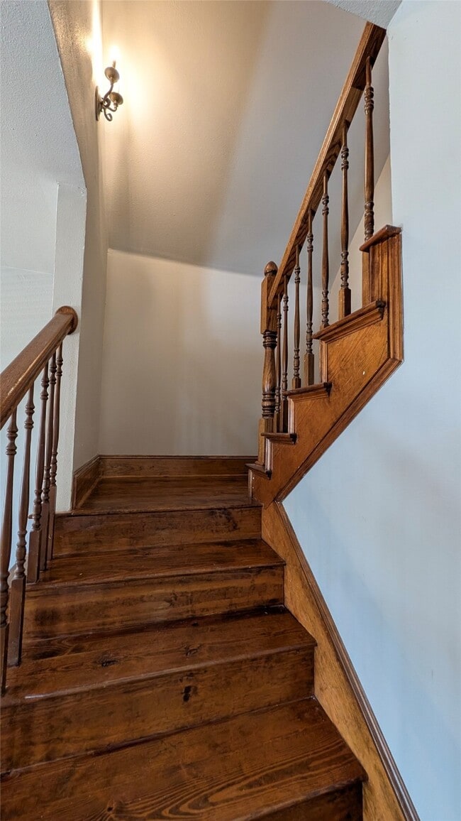 Building Photo - 702 Paschall St