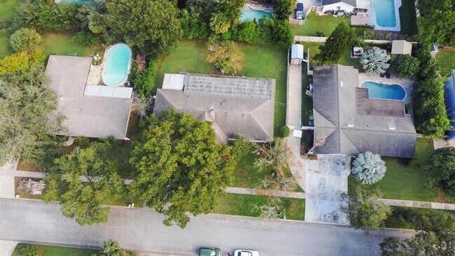 Building Photo - 112 Hillcrest Dr