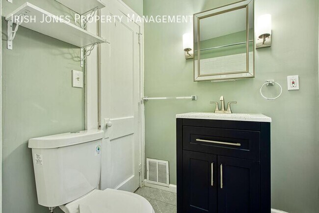 Building Photo - 62 Park St