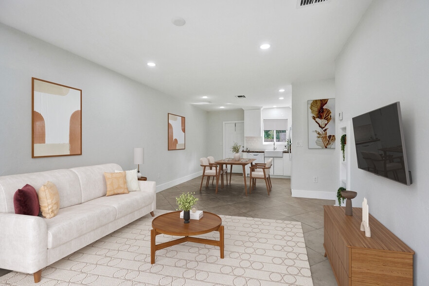 Primary Photo - 3033 NE 20th Ter