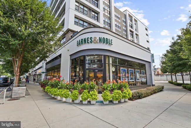 Building Photo - 2844 Yarling Ct