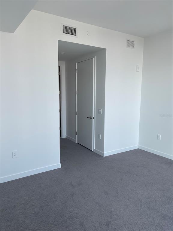 Building Photo - 400 Central Ave