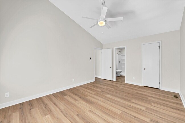 Primary Bedroom (2) - 6 Sundance Pl