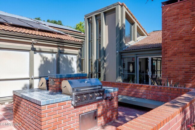 Building Photo - 254 Sequoia Ct