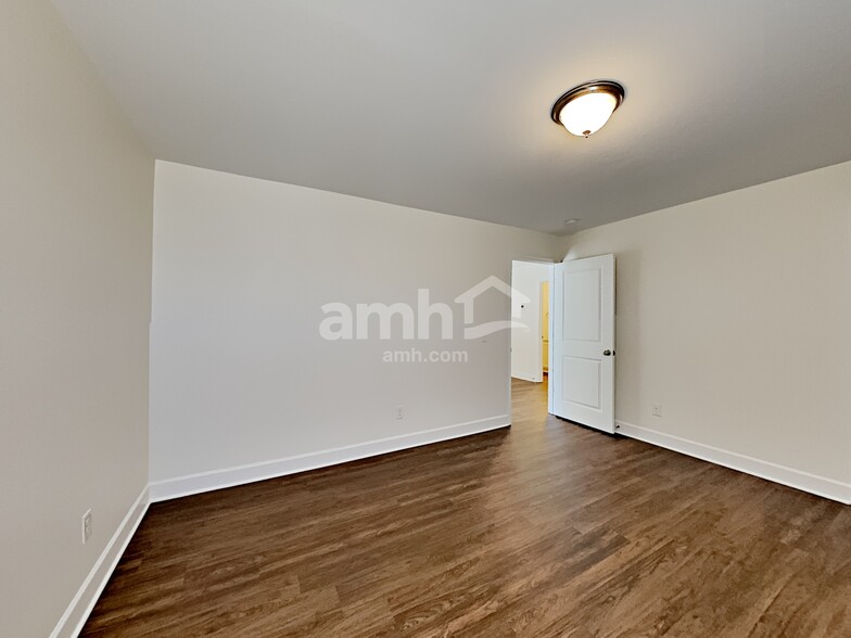 Building Photo - 4937 Chutney Dr