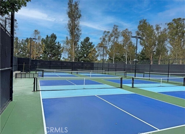 Building Photo - 94 Chantilly