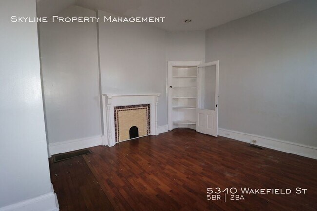 Building Photo - Beautiful Updated 5 Bedroom House