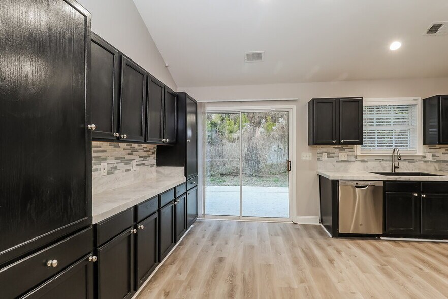 Building Photo - 2622 Amber Crest Dr