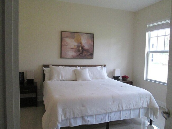 Building Photo - 240 West End Dr