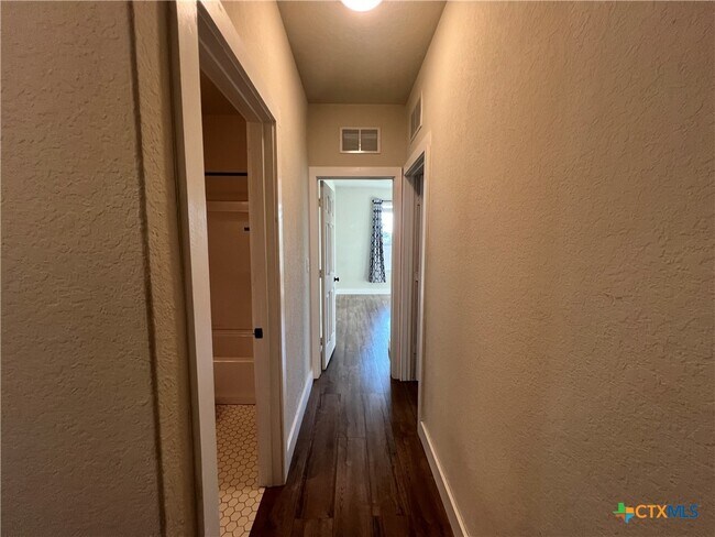 Building Photo - 146 Texas Thistle