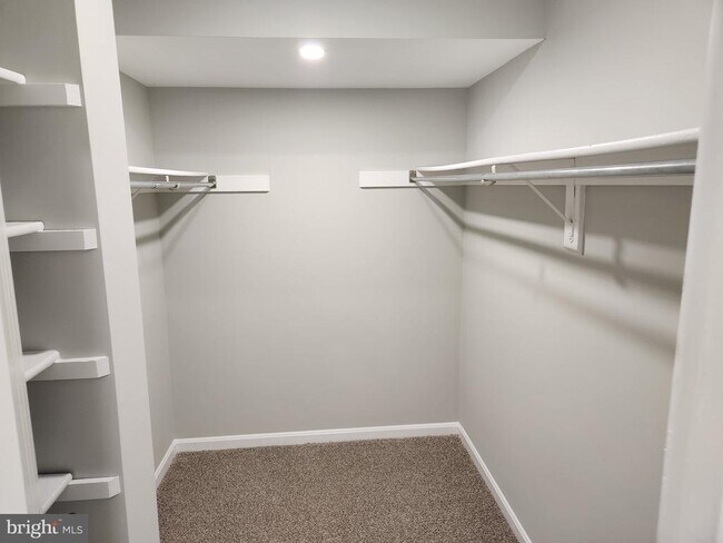 Building Photo - 5700 Olde Mill Ct