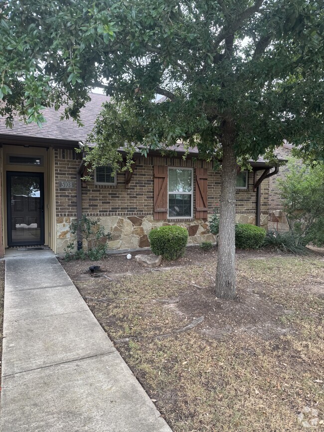 Building Photo - 3108 Cullen Trl