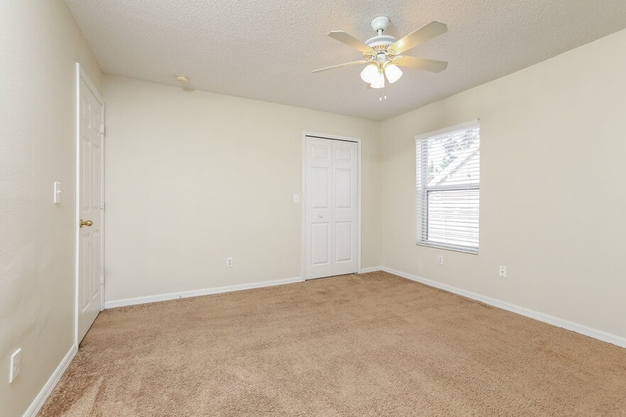 Building Photo - 4208 Forest Island Dr