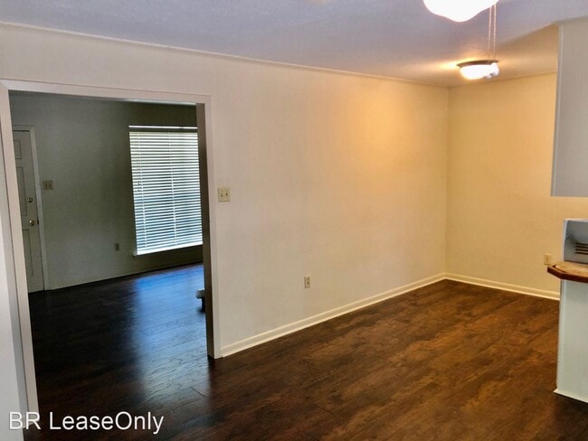 Building Photo - 3 br, 1.5 bath House - 8321 N. Essen Heights