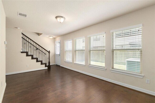 Building Photo - 1511 Peyton Oaks Pl