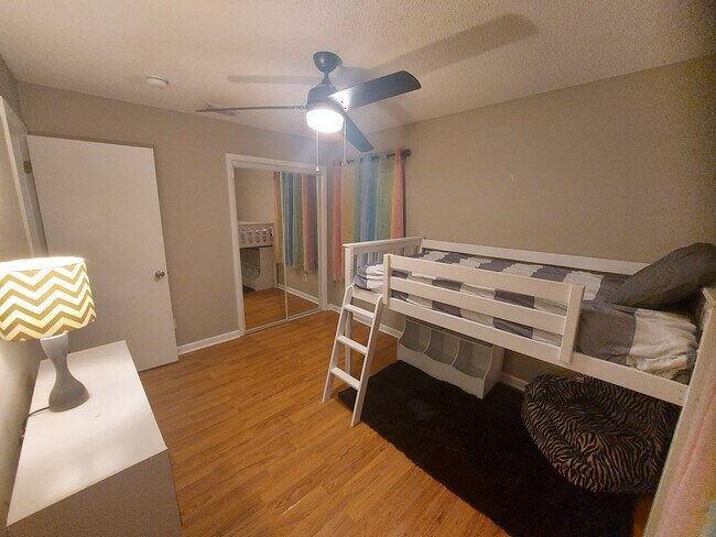 Building Photo - 8826 Minnow Creek Dr
