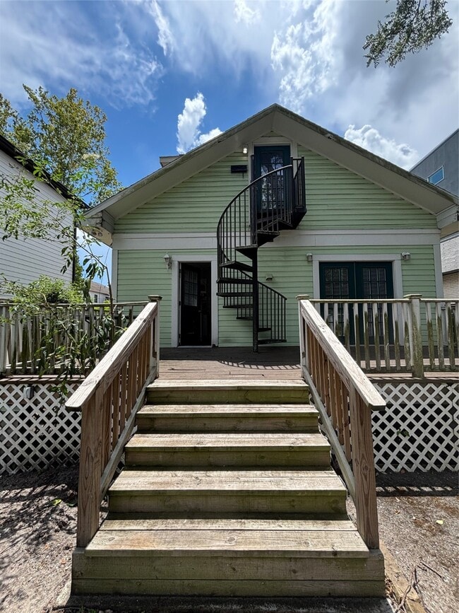 Building Photo - 841 E 23rd St