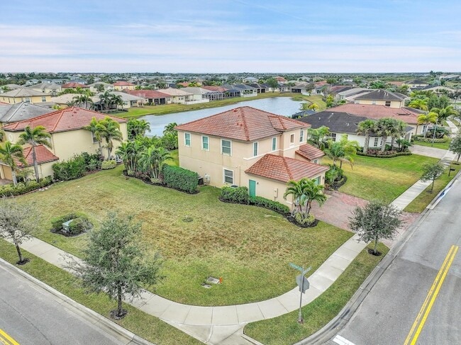 Building Photo - 11240 SW Wyndham Way