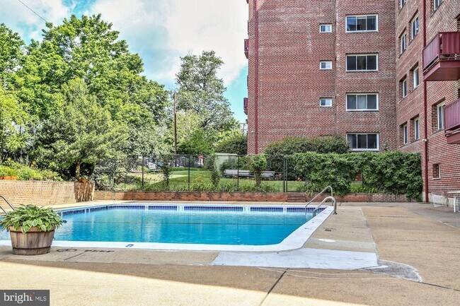 Building Photo - 1830 Columbia Pike