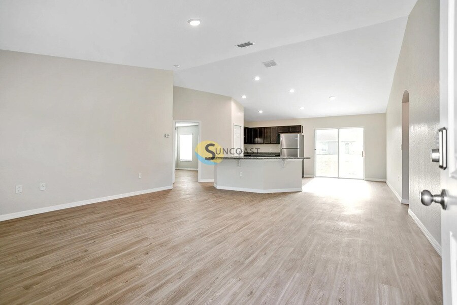 Building Photo - 5 Dogwood Cir Pass
