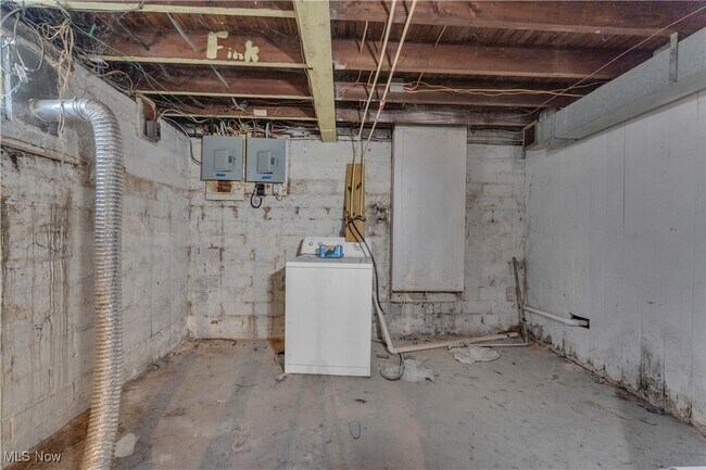 Building Photo - 3746 W 140th St