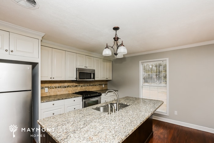 Building Photo - 455 S Wheatley St