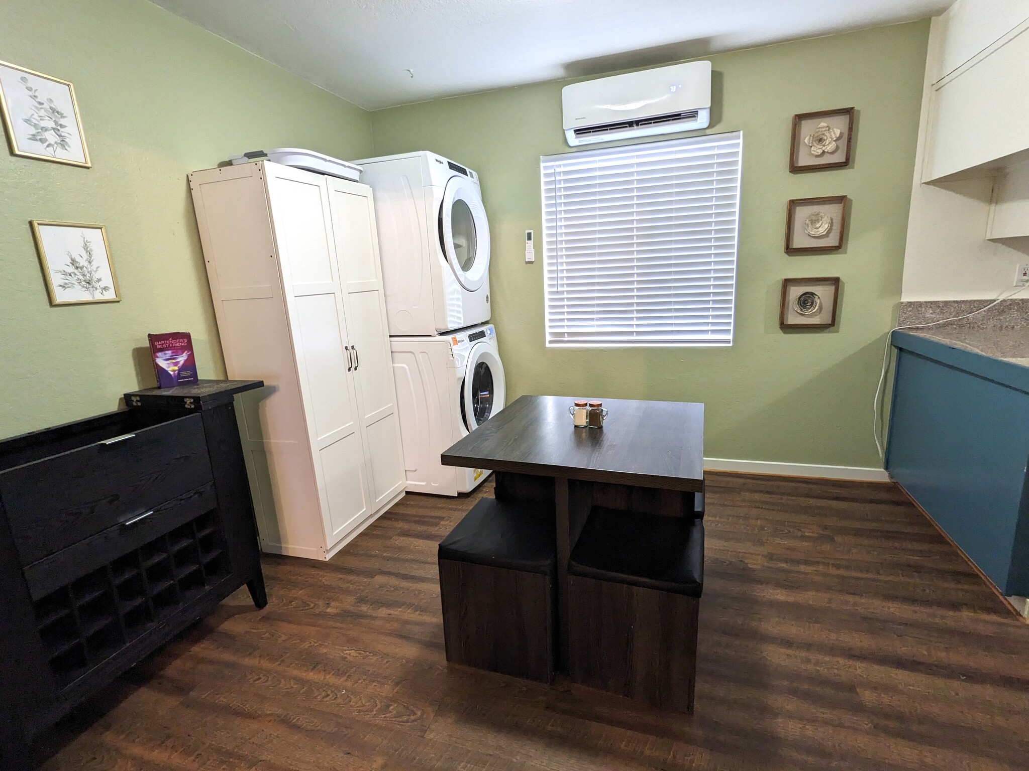 Dining Room w/ Laundry - 1634 W 104th St