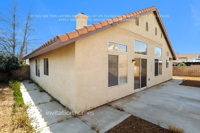 Building Photo - 39826 Milan Dr