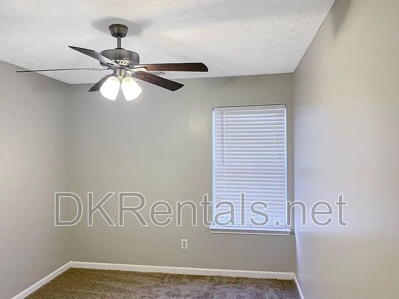 Building Photo - Room in Townhome on High Park Ln