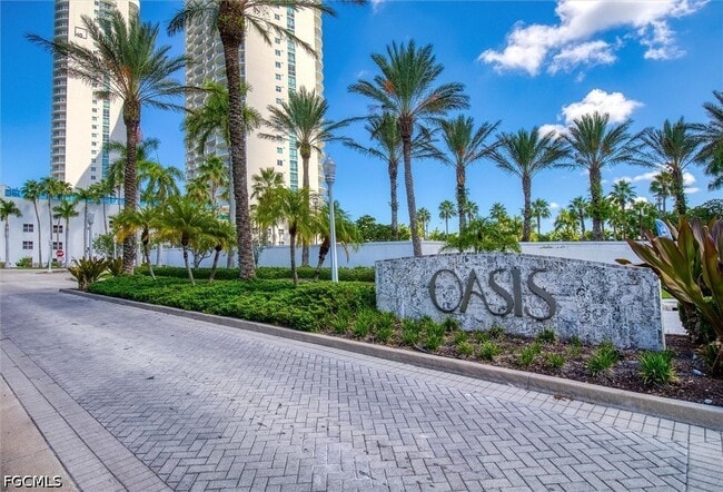 Building Photo - 3000 Oasis Grand Blvd