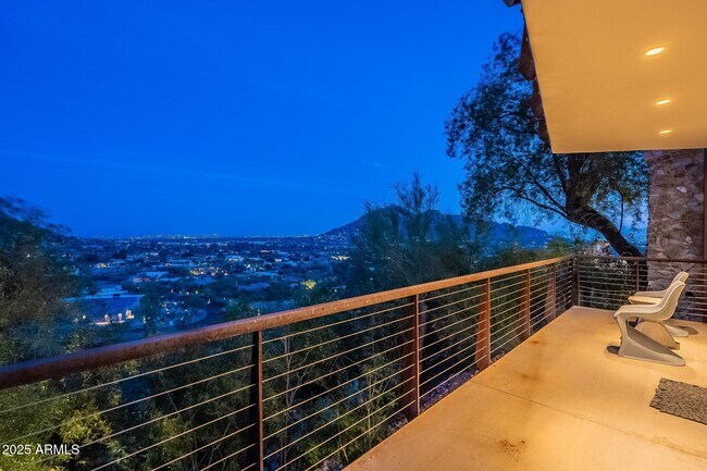 Building Photo - 7044 N Hillside Dr