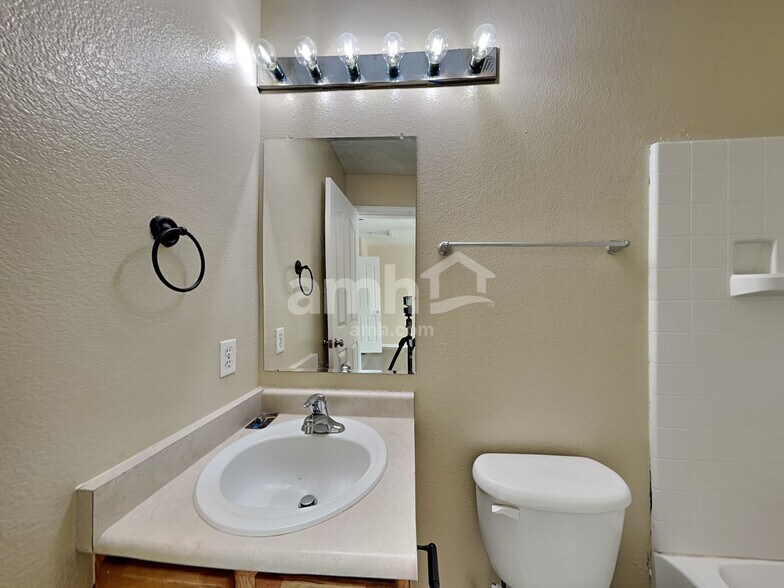 Building Photo - 21551 E 42nd Ave