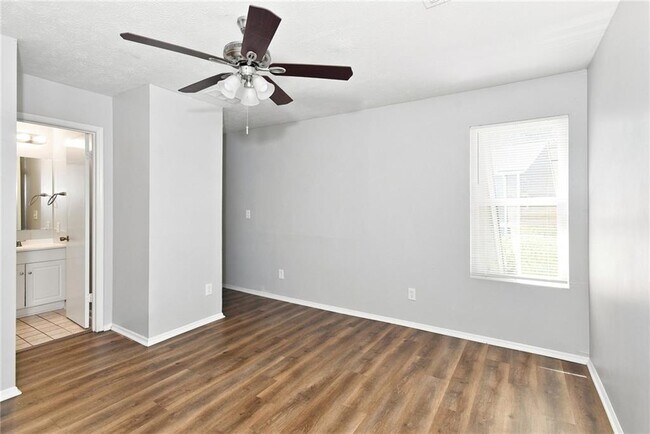 Building Photo - 4165 Little Springs Rd