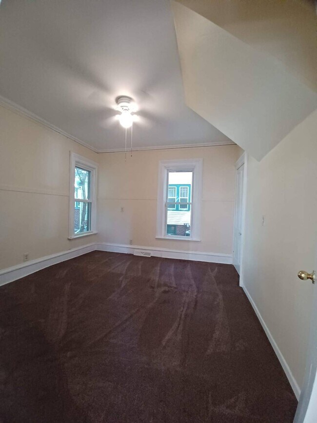 Building Photo - 119 N Longwood St