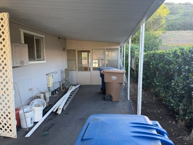 Building Photo - Charming 2BD/2BA Home in Sought-After Camarillo Springs Community!