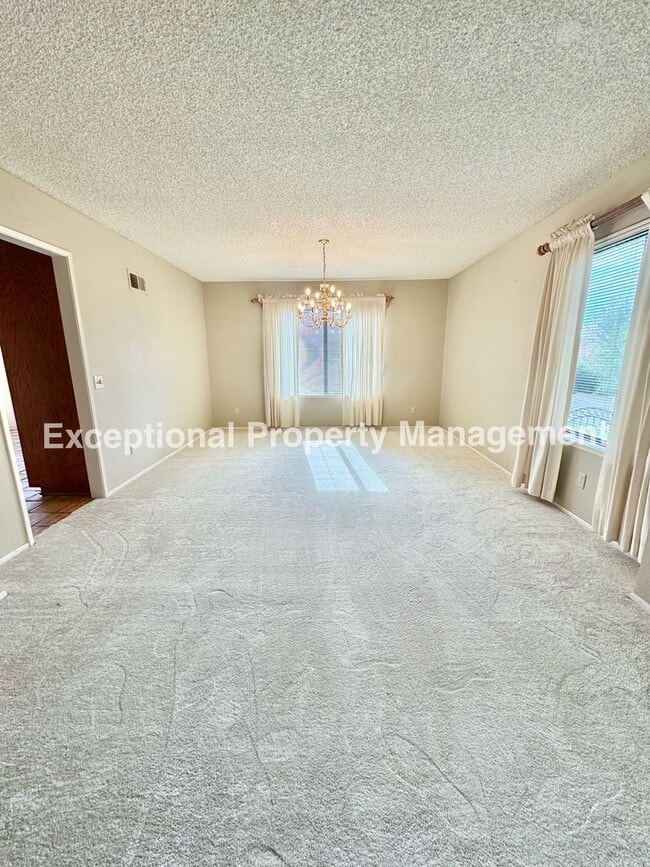 Building Photo - Great Deer Creek Estate