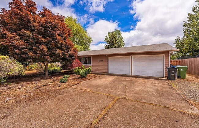 Primary Photo - Beautiful Churchill Home!