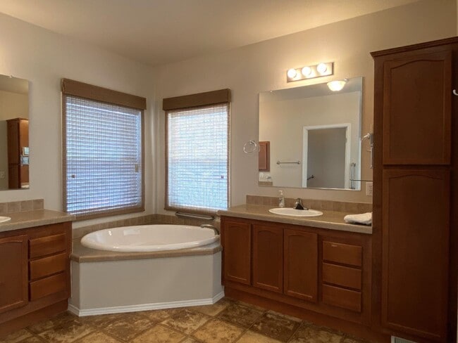 Building Photo - Solar Bonus in Dallesport, WA