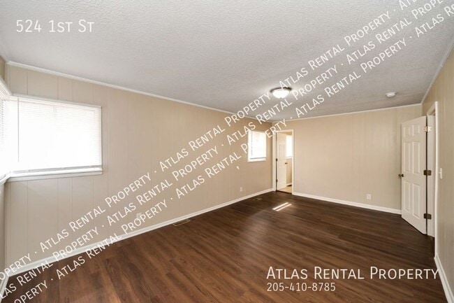 Building Photo - 524 1st St