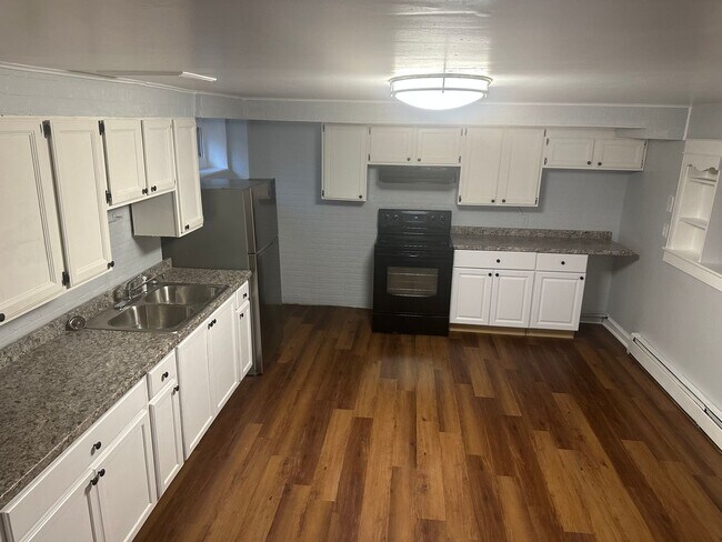 Building Photo - 2927 Edison Hwy