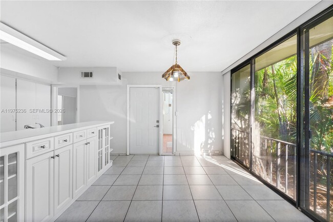 Building Photo - 6436 Miami Lakes Dr