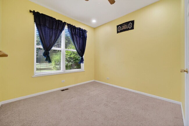 Building Photo - 2743 Rourke Dr